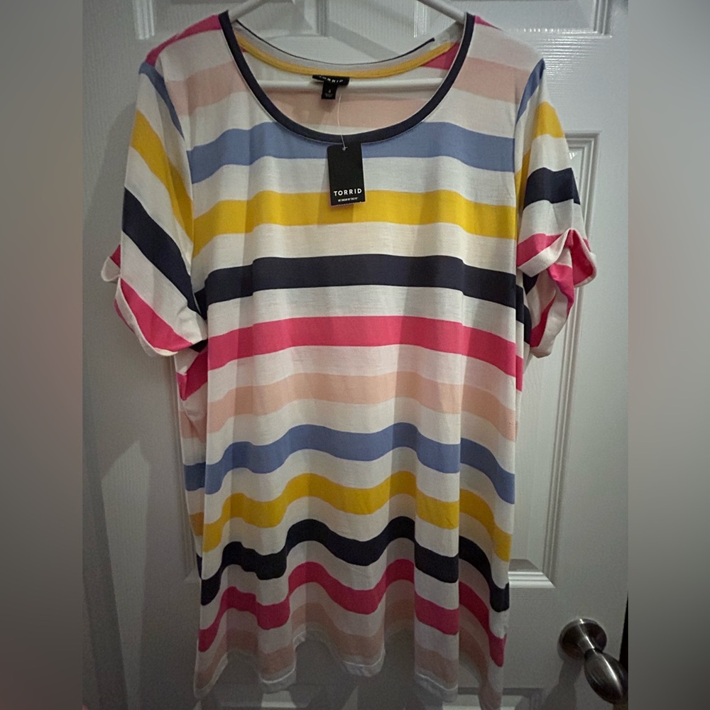 🌼 3 For $30 NWT Torrid Women's Striped Multicolor Top. Size 4